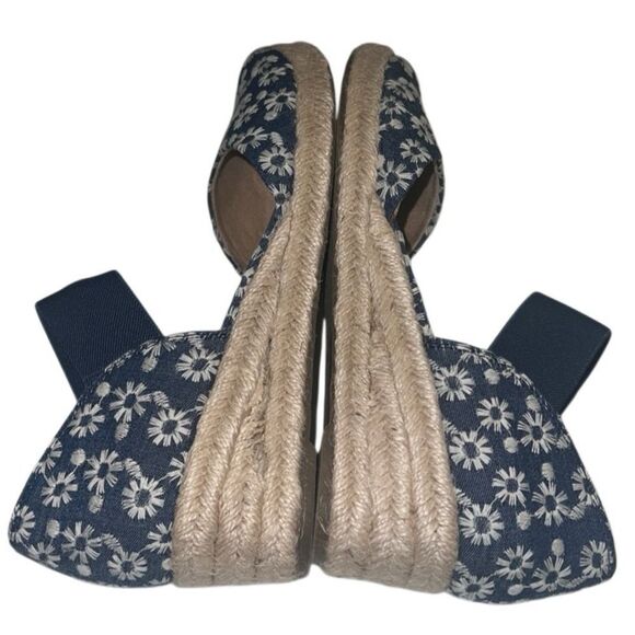 Life Stride Kaylee Blue and White Daisy Denim Espadrille Wedges Size 9.5 NIB - Picture 4 of 10